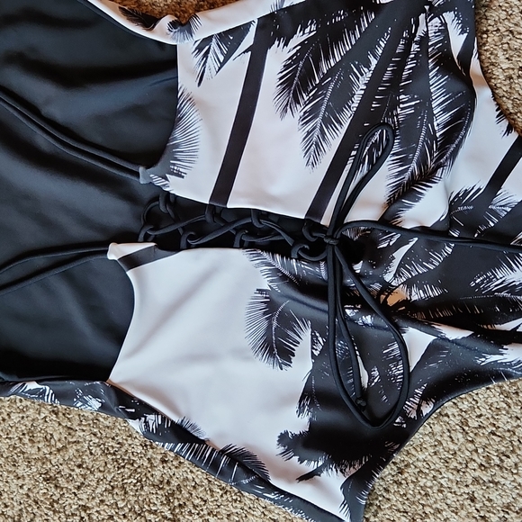 Reversible Bathing Suit - Picture 3 of 6